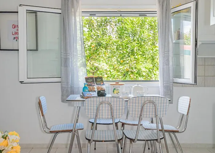 Дом отдыха Lemon Tree House *